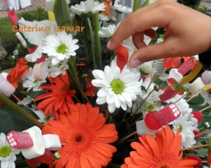 Catering Isamar - flores con gominolas